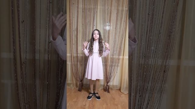 Воронюк Кристина, 7 лет, читает стихотворение Ирины Самариной-Лабиринт -"Не забывай о матери своей смотреть онлайн