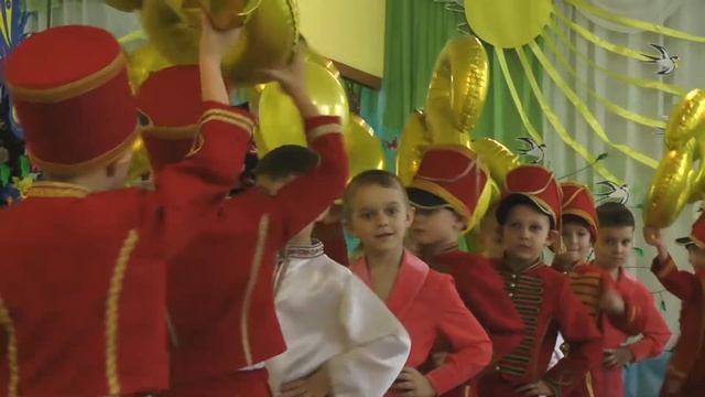 Вход на утренник к 8 Марта 2017 в старшей группе.Муз. рук. Харламова Т. Д смотреть онлайн
