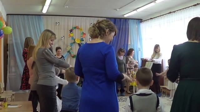 Старшая группа  праздник к 8 марта