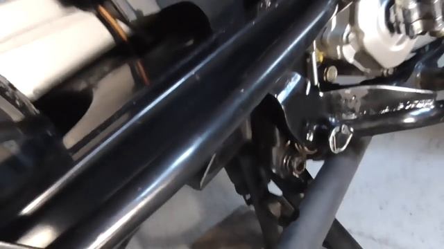 Слив конденсата с корпуса воздушного фильтра на Bajaj Boxer смотреть онлайн
