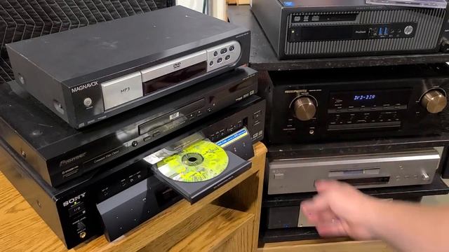 Lets Compare A Old $50, $250, & $1300 CD/DVD Player For CD Playback смотреть онлайн