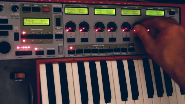 the MOOG GRANDMOTHER CHALLENGE 1 // CLAVIA NORD MODULAR G2 // REPLICA смотреть онлайн