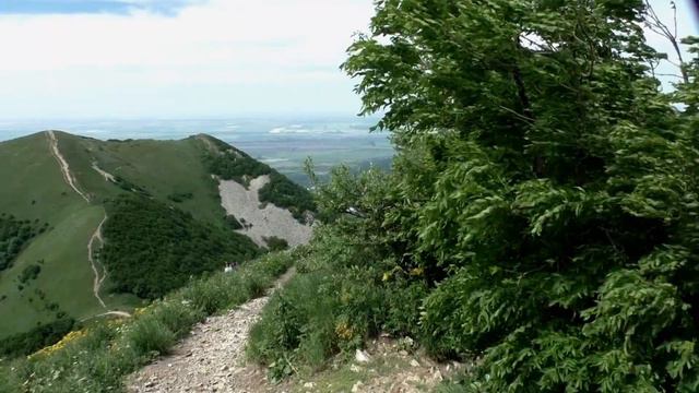 Поздравления со склонов Бештау в день Святой Троицы. 2022г смотреть онлайн