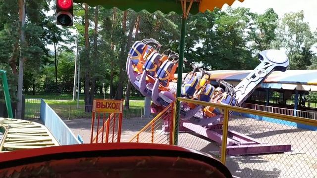 Американские горки в Минске часть 2. Парк Челюскинцев, аттракциона Катальная гора смотреть онлайн