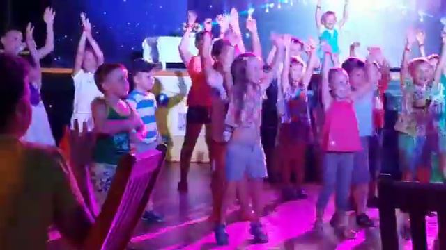 КАРИНА ЗАЖИГАЕТ ВО ВЬЕТНАМЕ. анимация для детей смотреть онлайн