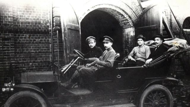 О. Мандельштам "Ленинград". Читает Леонид Гофман смотреть онлайн