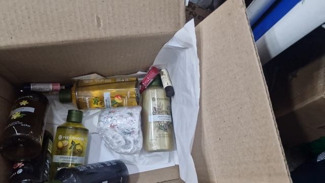 Распаковка заказа YVES ROCHER/ ив роше, кружка и сумка в подарок! смотреть онлайн