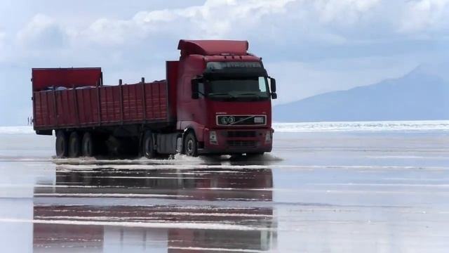 Путешествие по облакам. Солончак Уюни в Боливии. Салар-де-Уюни. смотреть онлайн