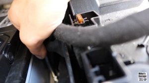 How to replace battery on Porsche Cayenne | Как поменять аккумулятор на Порше Каен / DIY