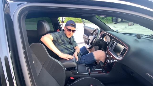 Dodge Charger SRT Hellcat - он хочет тебя убить. Последний настоящий маслкар. Детальный обзор ракет смотреть онлайн