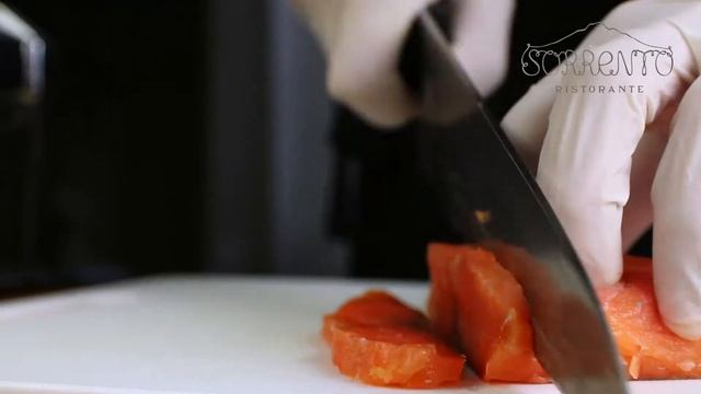 Равиоли с лососем, томатами черри и соусом Пармезан смотреть онлайн