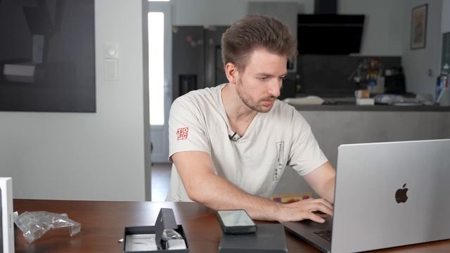 J'ai acheté le smartphone le plus vendu d'AliExpress (Et en sah...) смотреть онлайн
