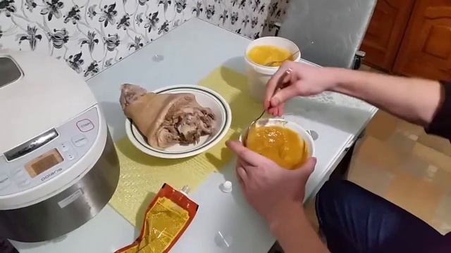 Рулька в медово-горчичном соусе