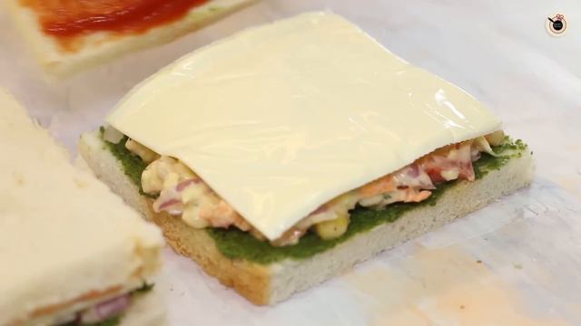 वेज चीज़ मायोनीस सैंडविच का येह नया तरीका सीखकर सभी पुराने तरीके भूल जाओगे | Veg Cheese Mayo Sandwic смотреть онлайн