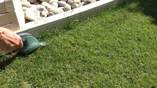 BOSCH Easy Shear Cordless Grass Trimmer / Shrub Cutter. (Review  2021)