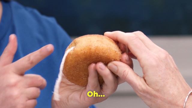 How to Insert a Tampon | Time to Tampax with Amy Schumer and Girlology смотреть онлайн