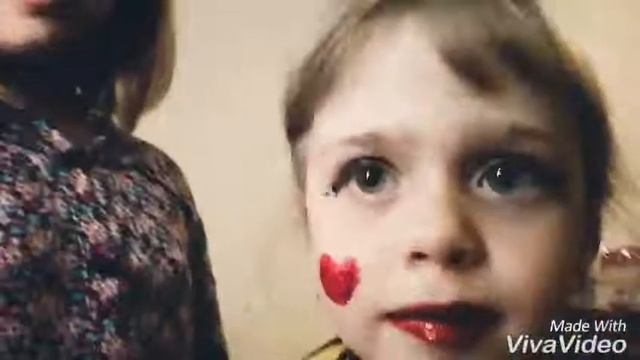 Делаем макияж друг другу красками!? смотреть онлайн