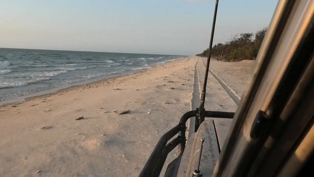 Barramundi , hunting hogs, and a beach to ourselves смотреть онлайн