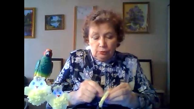 Цыплята из бумажных салфеток.