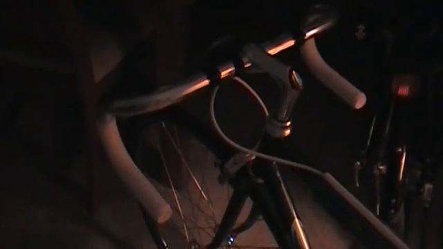 SE Bikes Premium Ale Blue Dragon Close-up смотреть онлайн