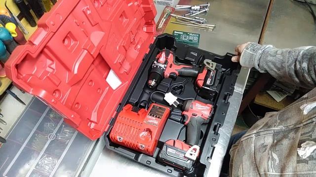 Обзор Milwaukee Impact 2853-20 и шуруповёрта Milwaukee 2801-20