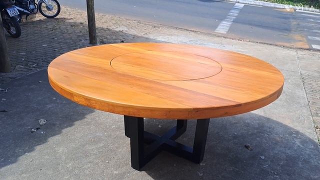 Mesa estilo industrial, tampo giratório embutido feito em peroba rosa e pé em alumínio! смотреть онлайн