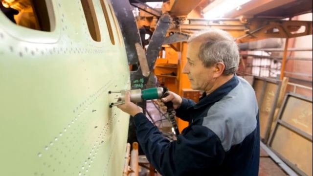 Почему в авиации используют именно заклепки, а не болты или сварочный шов смотреть онлайн