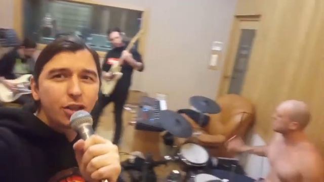 Обниму-поцелую (видео с репетиции) смотреть онлайн