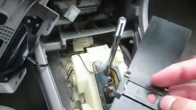 DIY - Subaru Forester AT Shift Gate ribbon removal смотреть онлайн