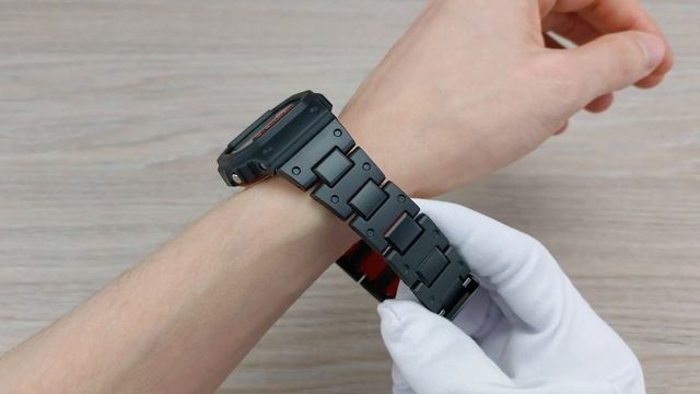 Чёрно-красный G-SHOCK на необычном браслете / Casio GW-B5600HR-1E смотреть онлайн