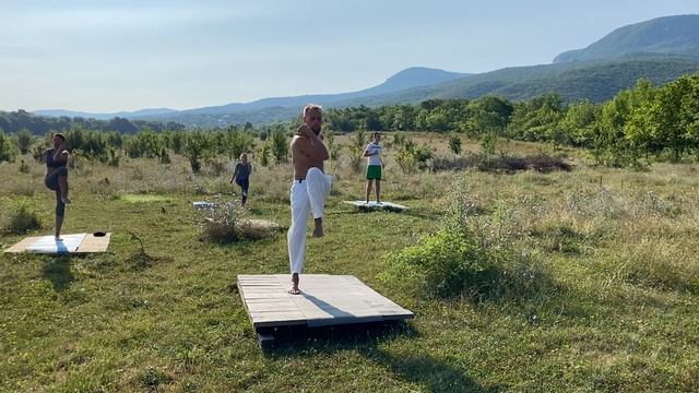 Утренняя ЭНЕРГИЗАЦИЯ СТОЯ. 42 Крии + ХаТха йога. смотреть онлайн