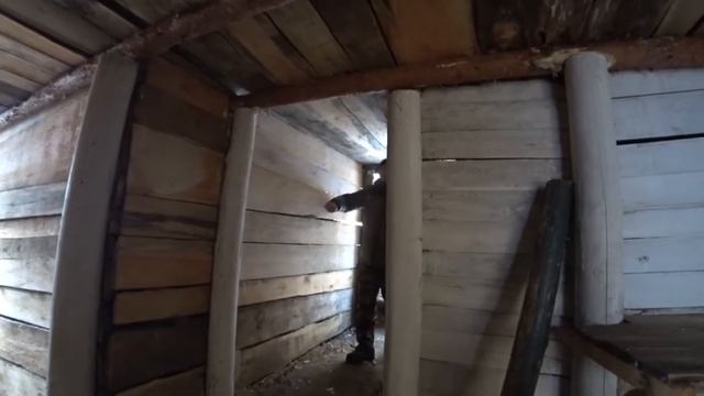 Затопил печку в землянке / Нашел большую землянку в лесу смотреть онлайн
