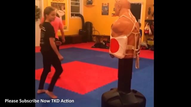 Taekwondo Girls Bob Kicking - TKD Girls Kicks Training On BOB.mp4