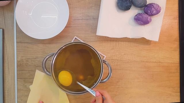 Как ПОКРАСИТЬ ЯЙЦА НА ПАСХУ БЕЗ ХИМИИ! Каркадэ и Куркума, простой СПОСОБ! смотреть онлайн