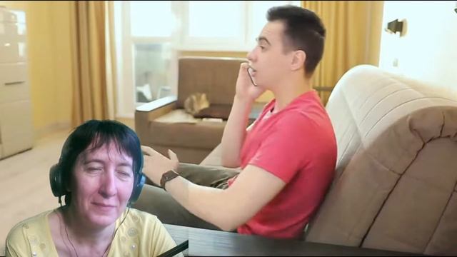 БАБУШКА СМОТРИТ КОРОЧЕ ГОВОРЯ, СМЕНИЛ ИМЯ // Реакция на OneTwo смотреть онлайн