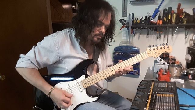 Testing a Yamaha GW33 Guitar Effects Processor after completing repairs. смотреть онлайн