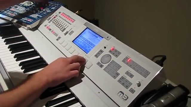 KORG M3 Techno fun! смотреть онлайн