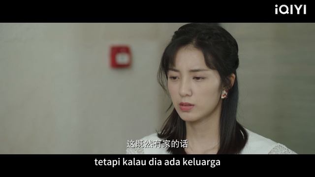 Cinderella selalu menganggap teman lelakinya miskin dan terkejut melihat harga jaketnya смотреть онлайн