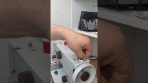Как наматывать нить на шпульку на швейной машинке чайка