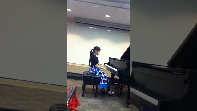 Maggie playing Hungarian Dance and Autumn Sketch смотреть онлайн