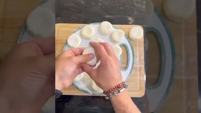 Сырники в сметанной заливке смотреть онлайн