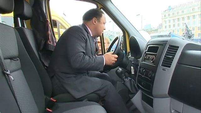Игорь Пушкарев проехал за рулем нового муниципального автобуса смотреть онлайн