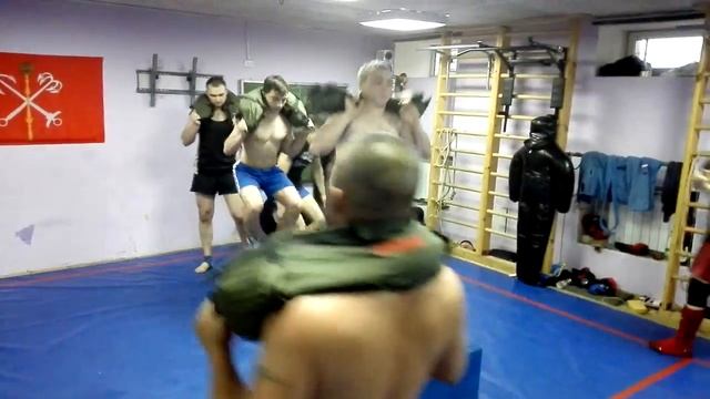 прыжки через препятствие смотреть онлайн