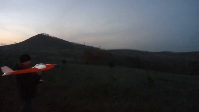 Самолёт из потолочки, второй запуск и снова падение! смотреть онлайн