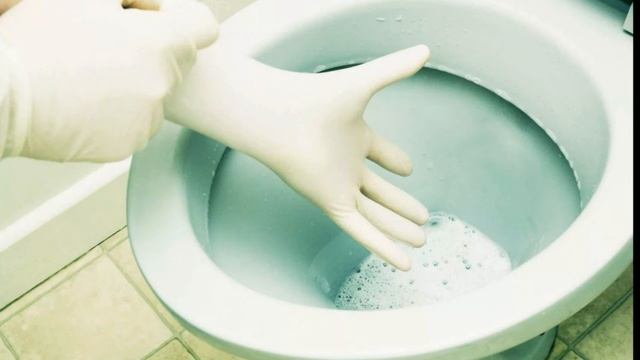 Как УДАЛИТЬ Ржавчину в Унитазе смотреть онлайн