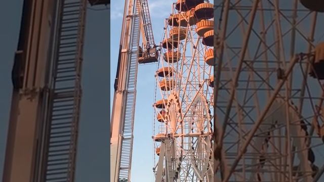Город Уральск остоновилось колесо обозрение смотреть онлайн
