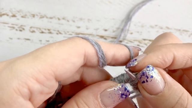 Простая шапка резинкой 1:1 с макушкой из 6- и клиньев. Три варианта. #шапкарезинка #шапкаспицами смотреть онлайн