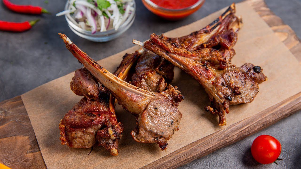 Каре Ягнёнка на мангале, шашлык и люля в Ресторане "Хан Сарай", Казань смотреть онлайн