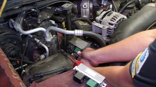 Ford 6.0 Powerstroke Glow Plug Control Module Replacement смотреть онлайн