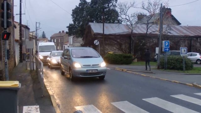Dévier Vue vite pour protéger les familles de l'école publique!!!! смотреть онлайн
